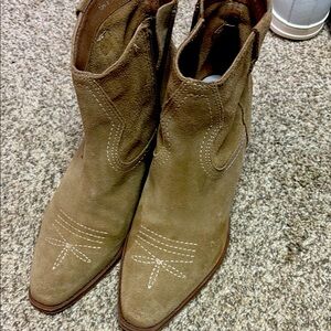 Dolce Vita Tan Ankle Booties with Western Design Size 8 . Made in Brazil.